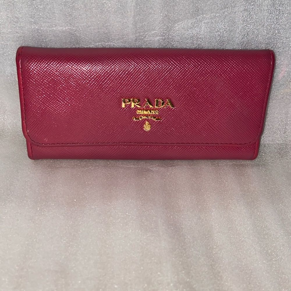 Prada Like New 6 ring key holder